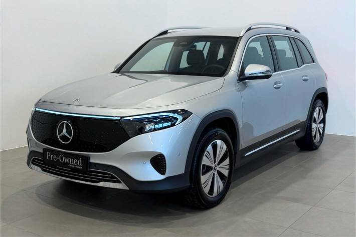 Sølv Mercedes EQB250+ fra 2025 set udefra