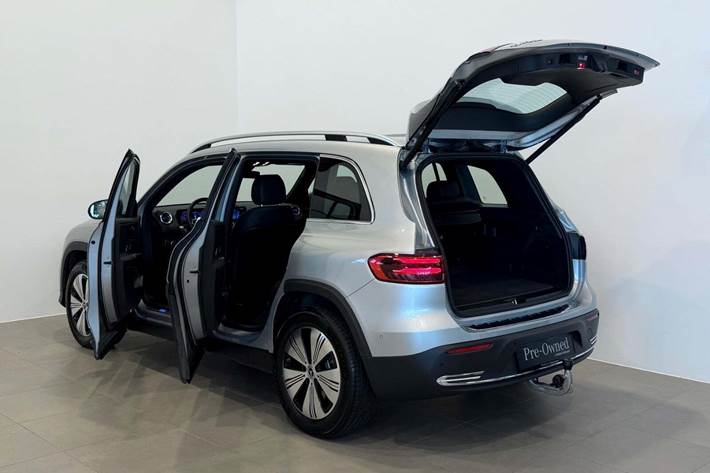 Sølv Mercedes EQB250+ fra 2025