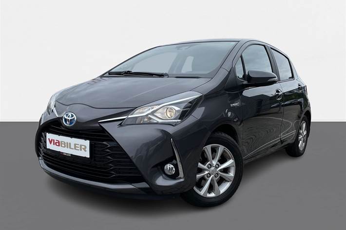Grå Toyota Yaris fra 2018 set udefra