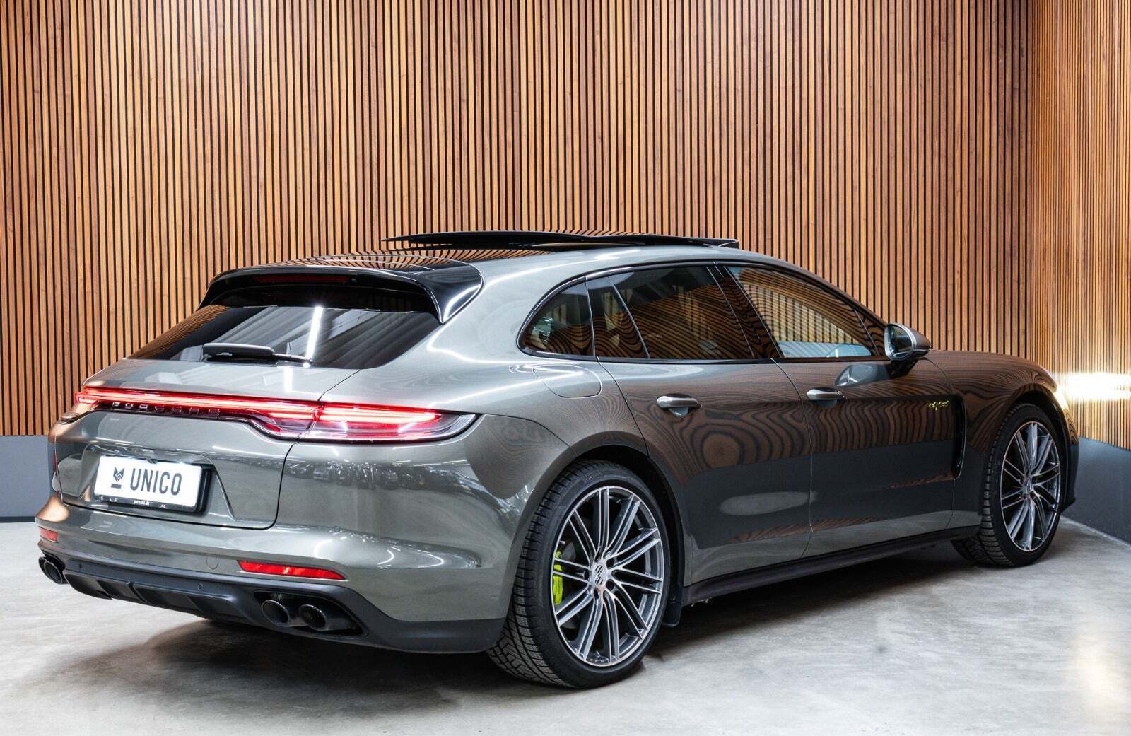 Porsche Panamera 4