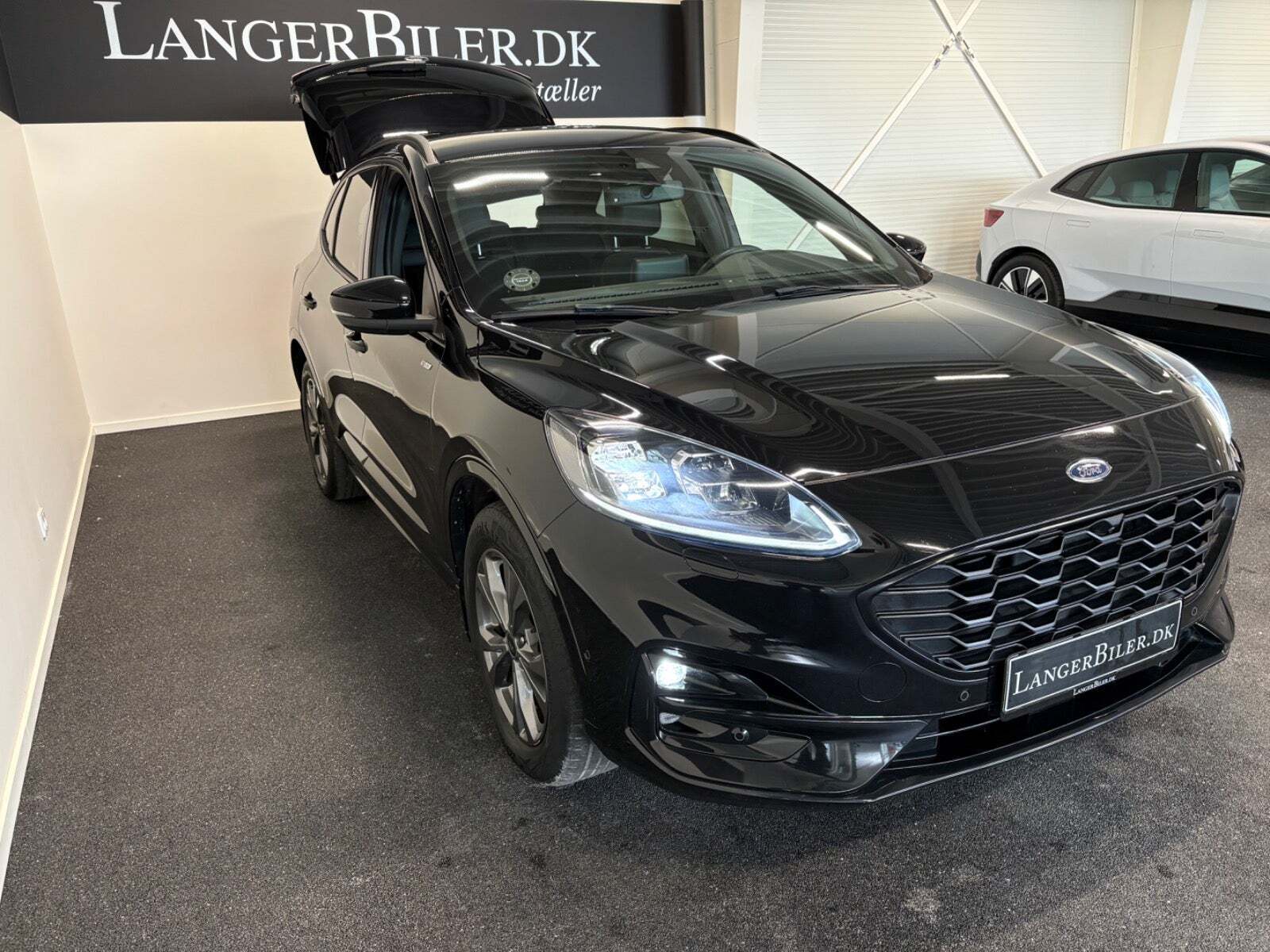 Ford Kuga 2,5 PHEV ST-Line X CVT