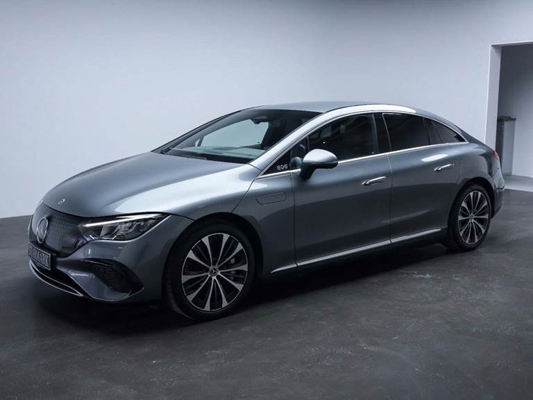 Mercedes EQE350 Electric Art