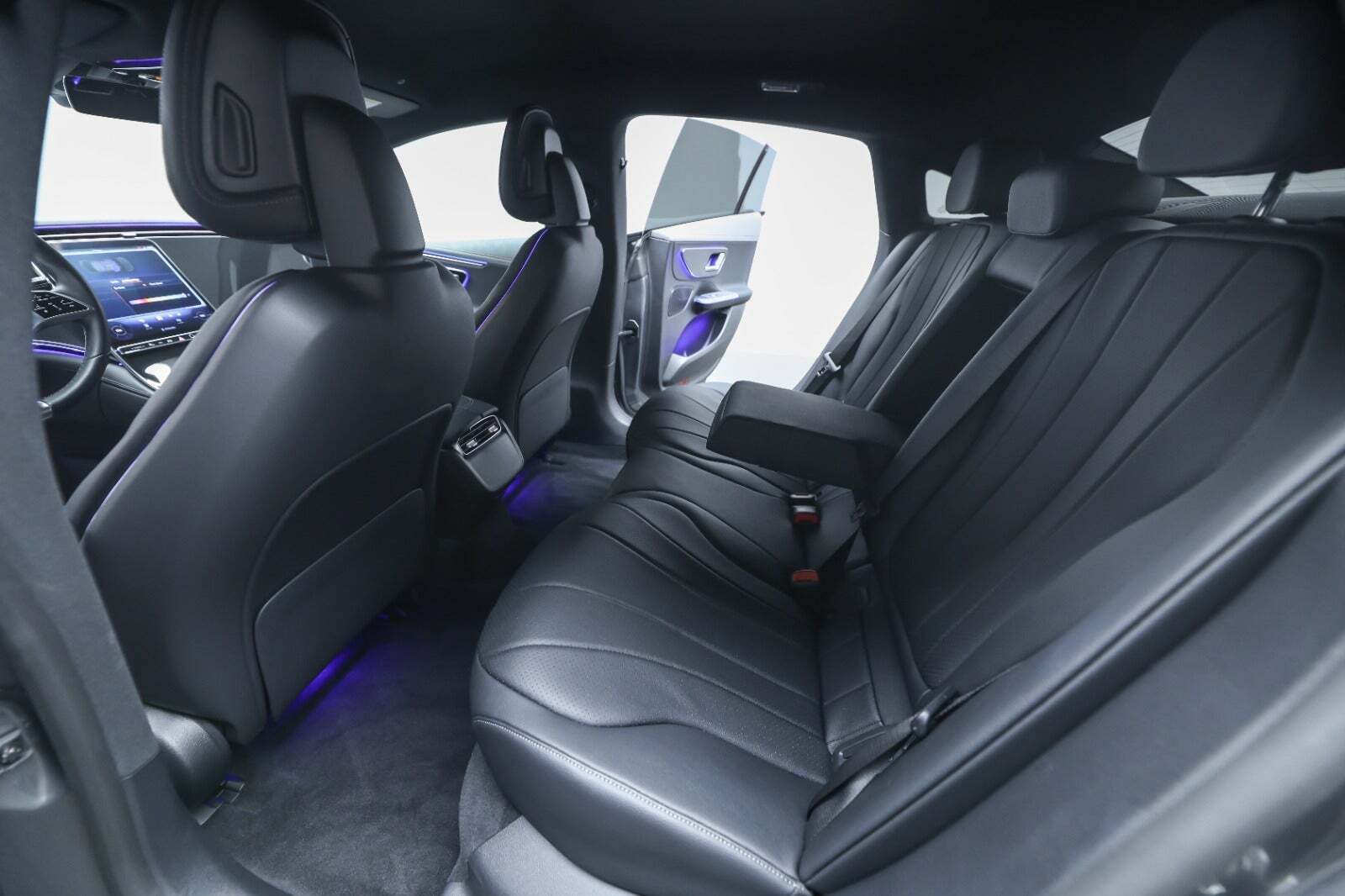 Mercedes EQE350 Electric Art