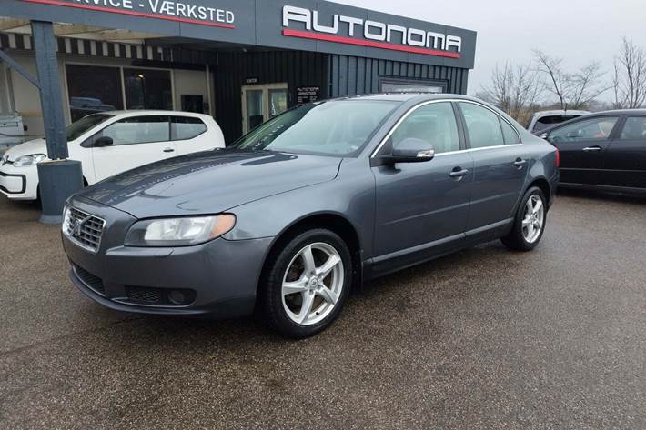 Grå Volvo S80 fra 2007