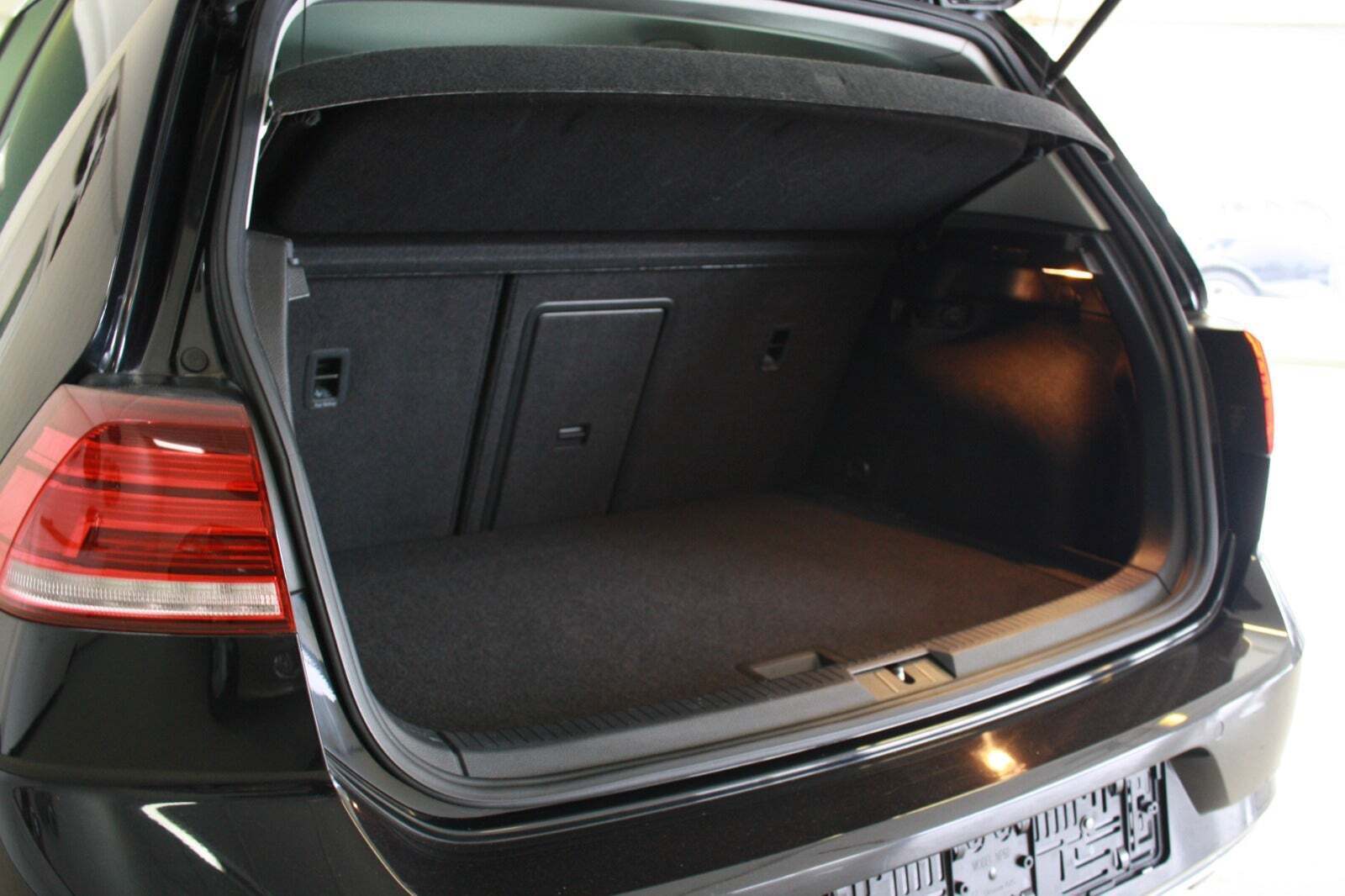 Sort VW Golf VII fra 2019