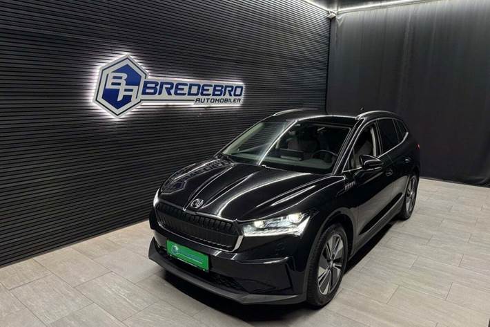 Sort Skoda Enyaq fra 2022 set udefra