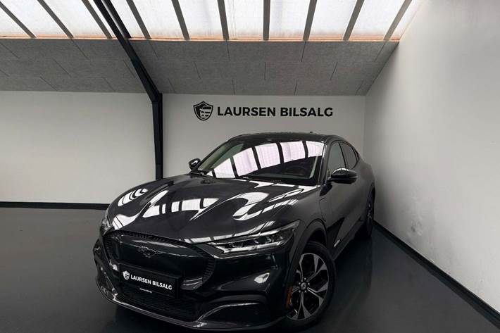 Grå Ford Mustang Mach-E fra 2022