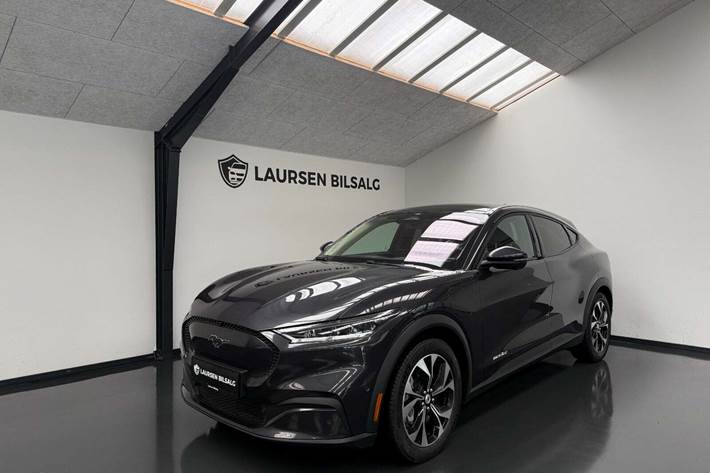 Grå Ford Mustang Mach-E fra 2022