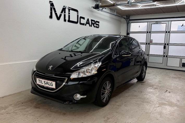 Sort Peugeot 208 fra 2014