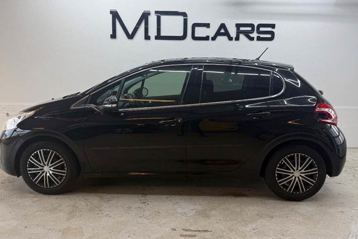 Sort Peugeot 208 fra 2014