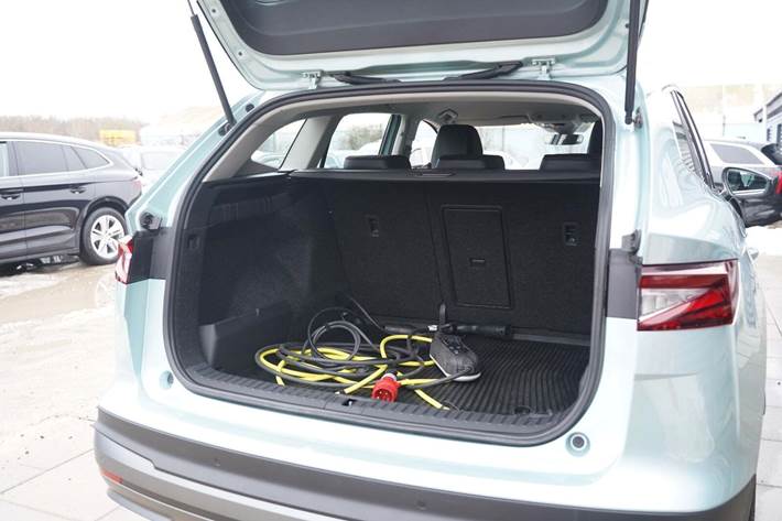 Turquoise Skoda Enyaq fra 2023