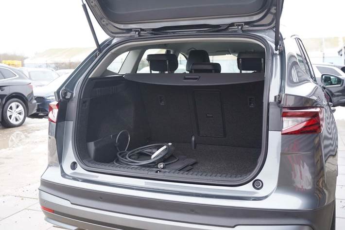 Grå Skoda Enyaq fra 2023