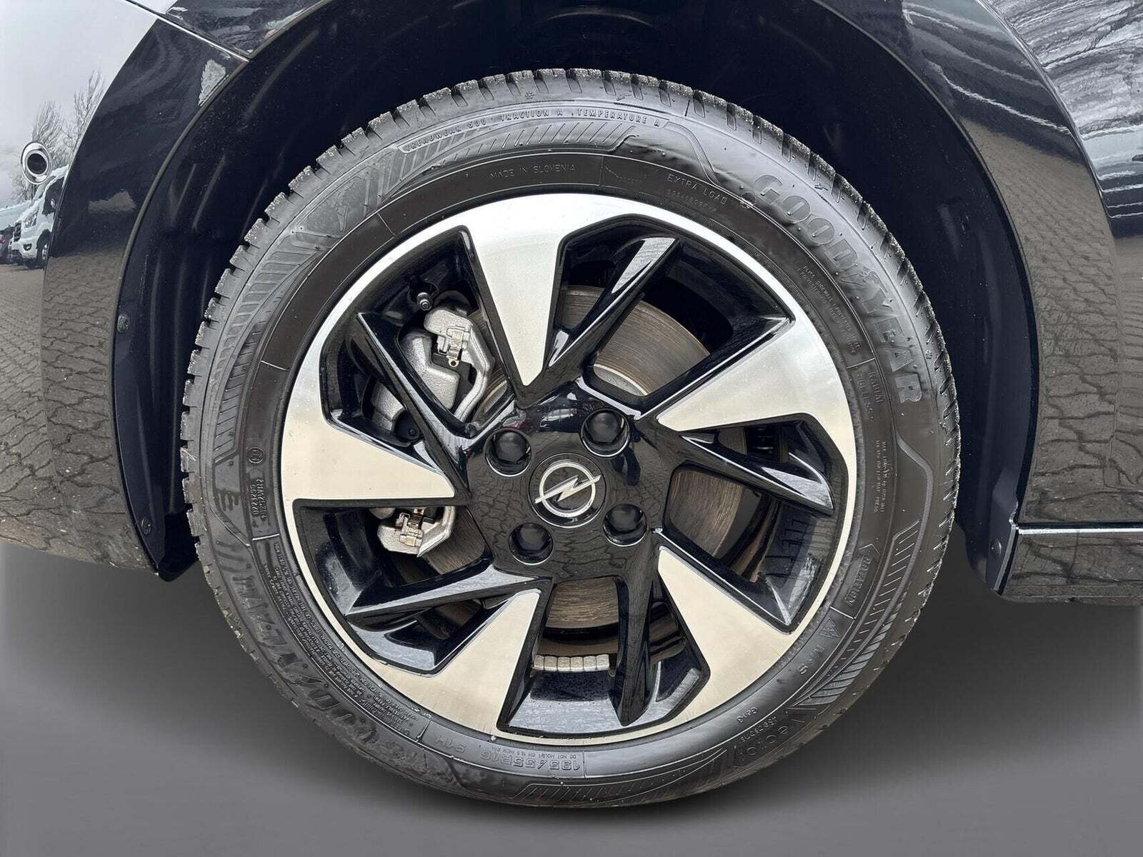 Sort Opel Corsa-e fra 2024