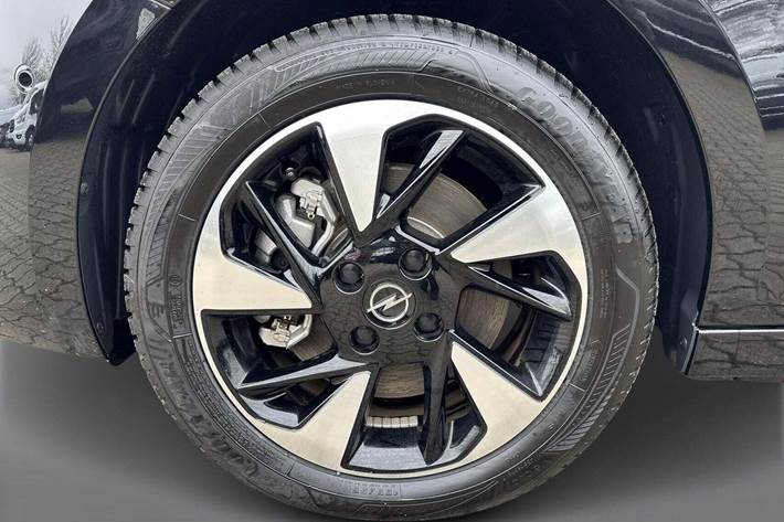 Sort Opel Corsa-e fra 2024