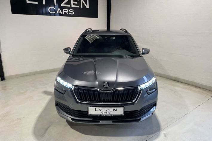Grå Skoda Kamiq fra 2023