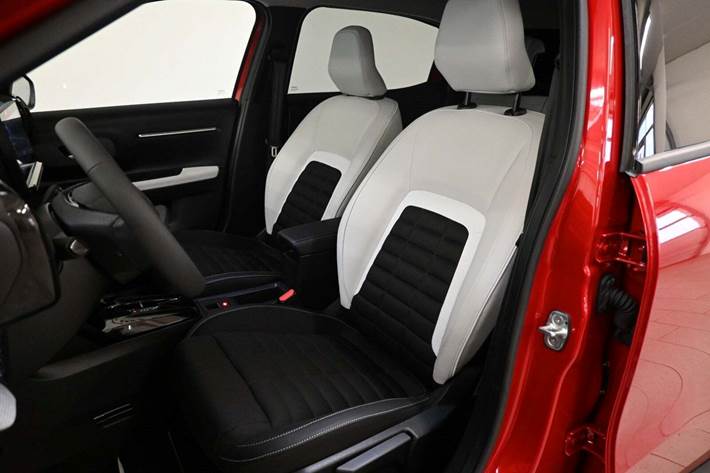 Rød Citroën e-C3 Aircross fra 2025