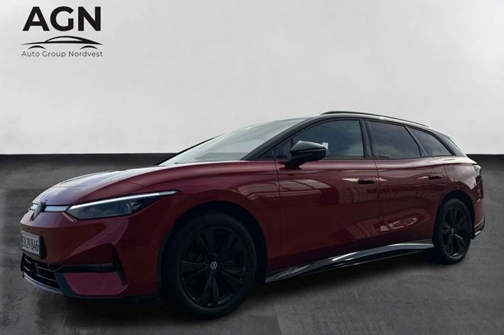 Rød VW ID.7 fra 2026 set udefra