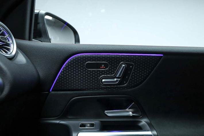 Sort Mercedes EQB250+ fra 2025