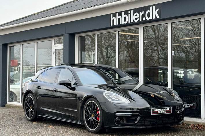 Sort Porsche Panamera GTS fra 2019
