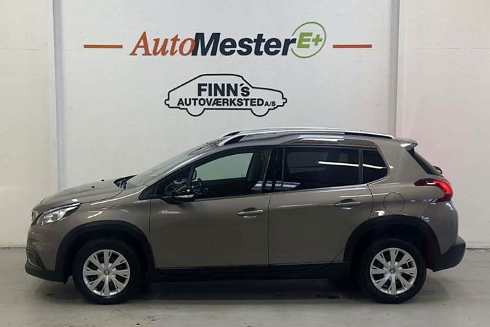 Grå Peugeot 2008 fra 2017