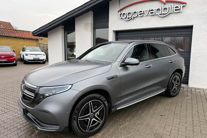 Grå Mercedes EQC400 fra 2020 set udefra