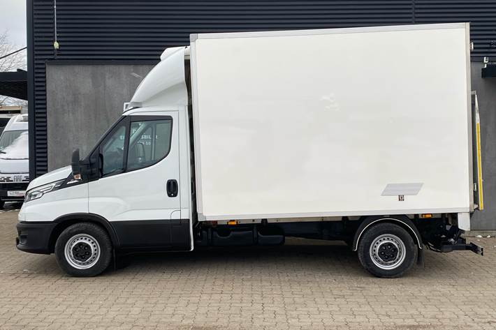 Hvid Iveco Daily fra 2023
