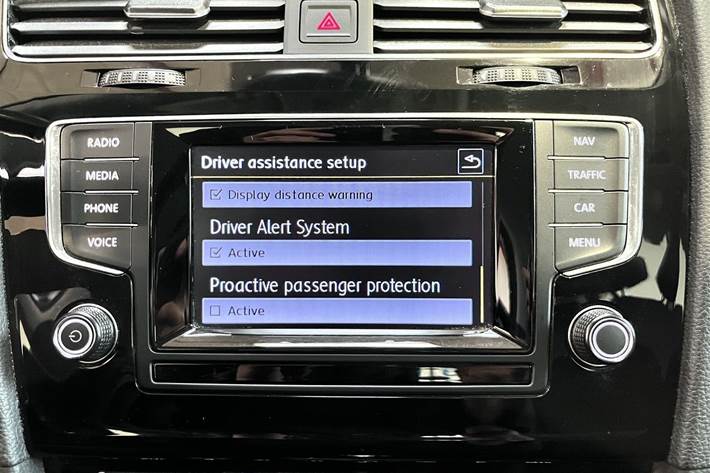 Blå VW Golf fra 2014