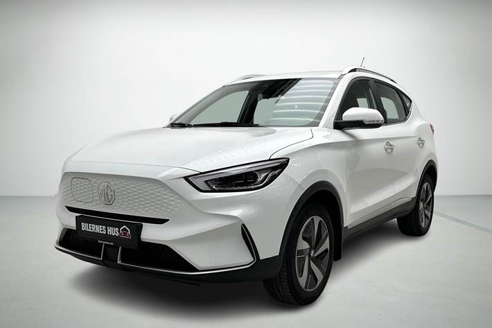 Hvid MG ZS EV fra 2022 set udefra
