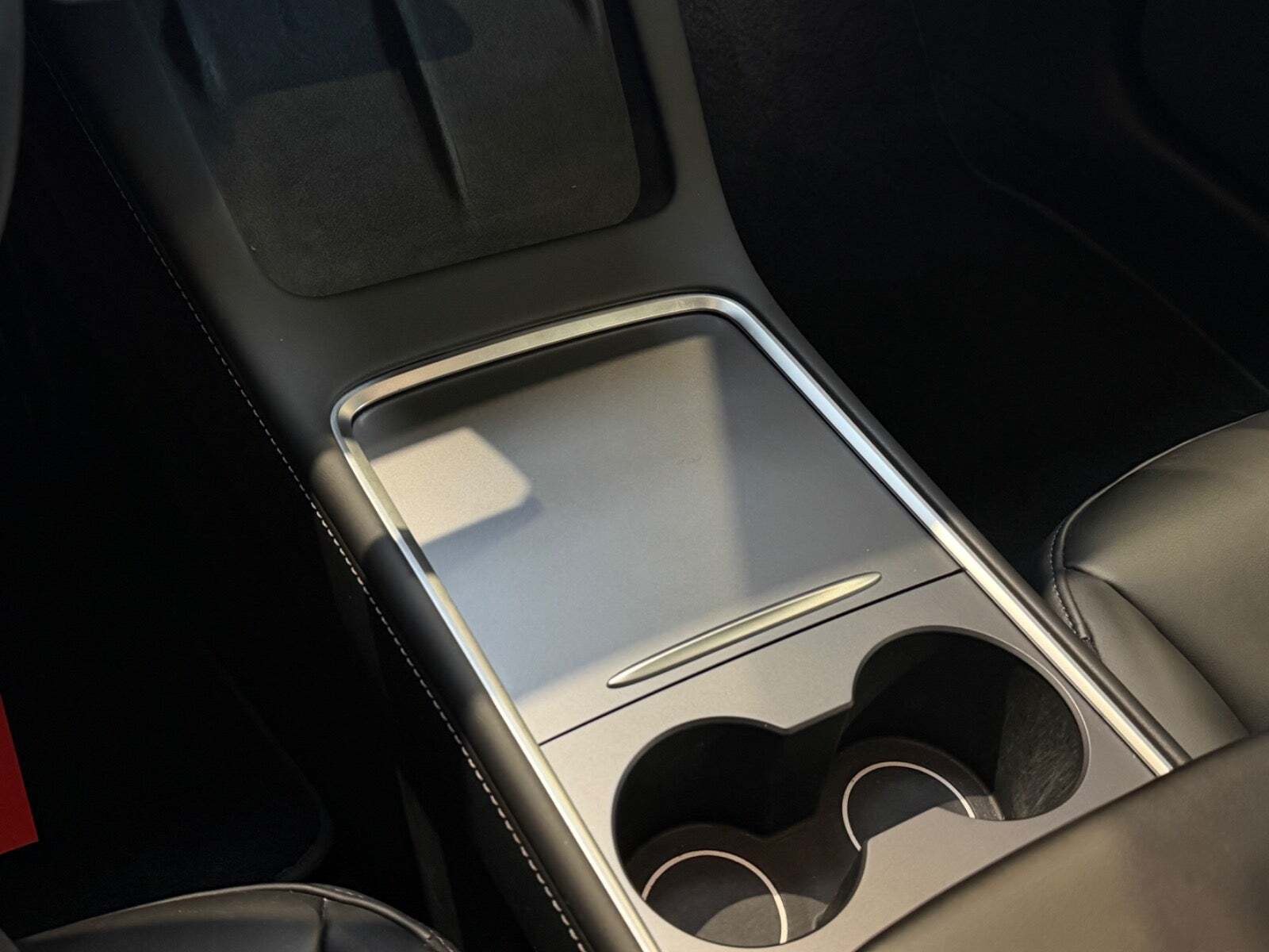 Sort Tesla Model 3 fra 2022