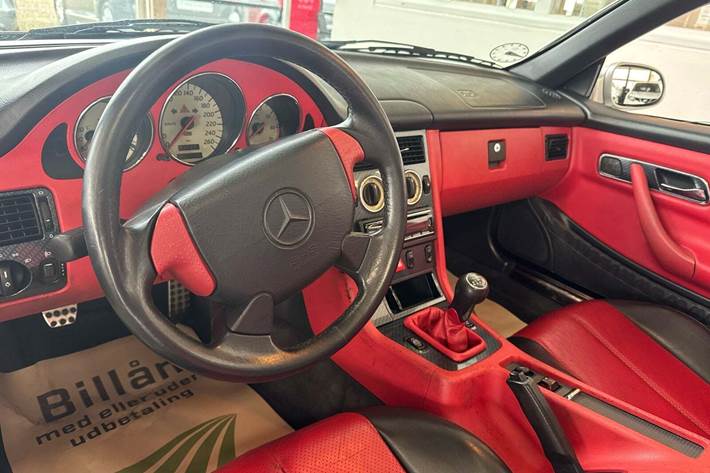 Sølv Mercedes SLK230 fra 1996