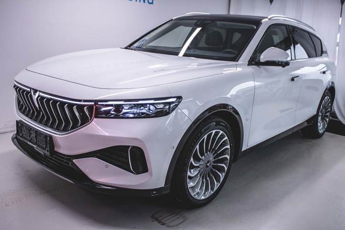 Hvid Voyah Free fra 2025 set udefra