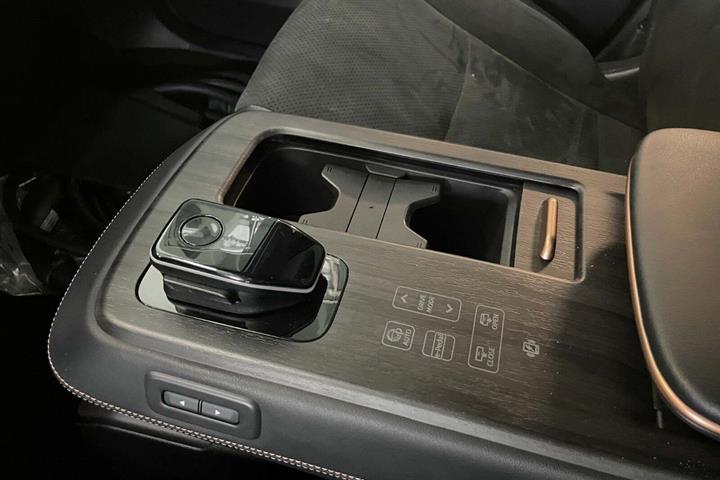 Sort Nissan Ariya fra 2024