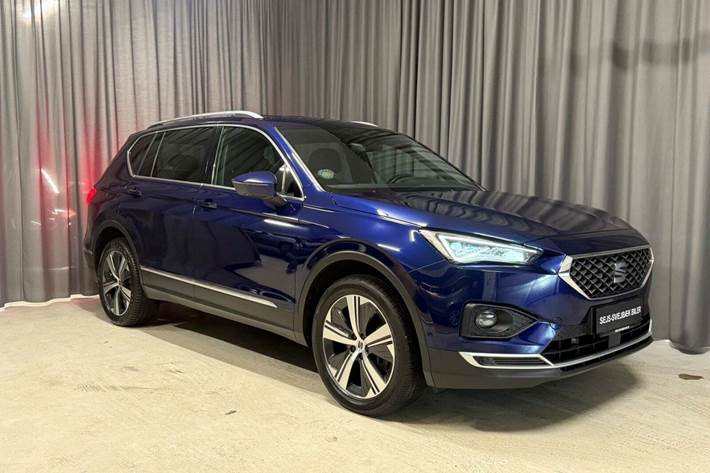 Blå Seat Tarraco fra 2021 set udefra