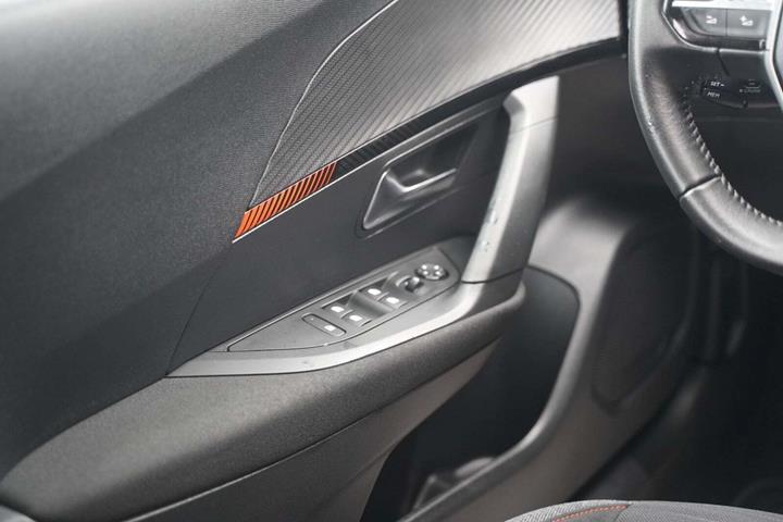 Kobber Peugeot 2008 fra 2020