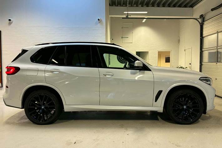 Hvid BMW X5 fra 2021
