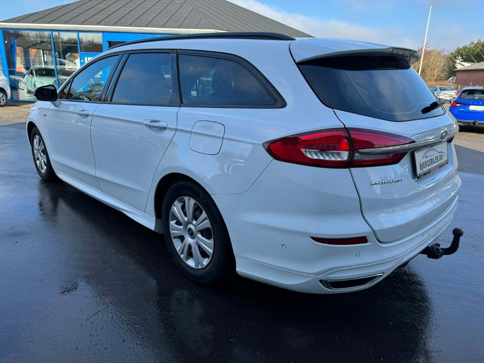 Hvid Ford Mondeo fra 2019