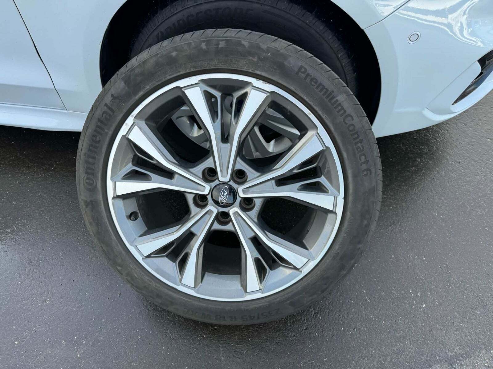 Hvid Ford Mondeo fra 2019