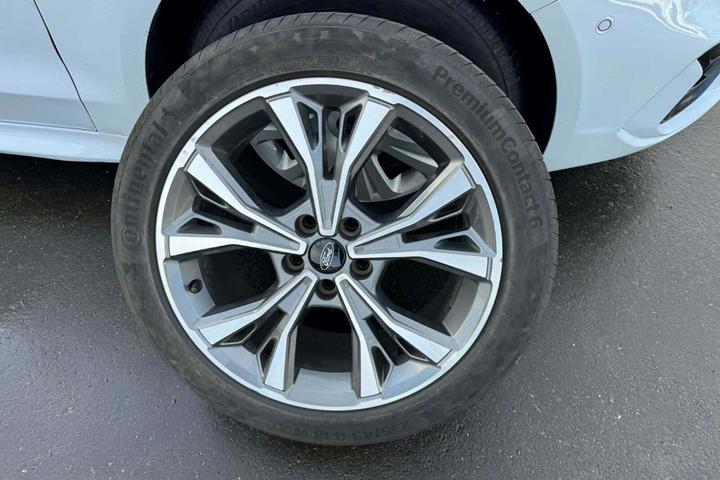 Hvid Ford Mondeo fra 2019