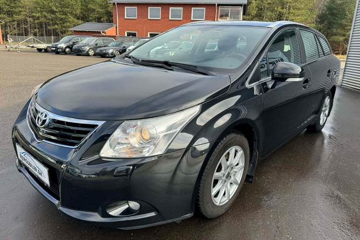 undefined Toyota Avensis fra 2010