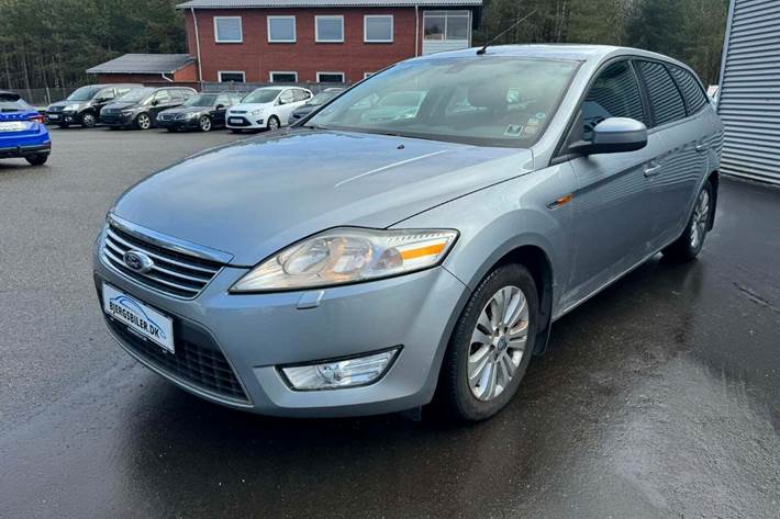 Sølv Ford Mondeo fra 2008