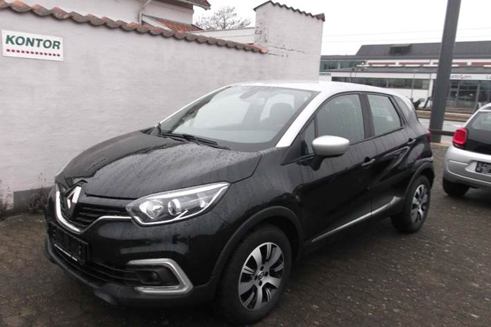 Sort Renault Captur fra 2017 set udefra