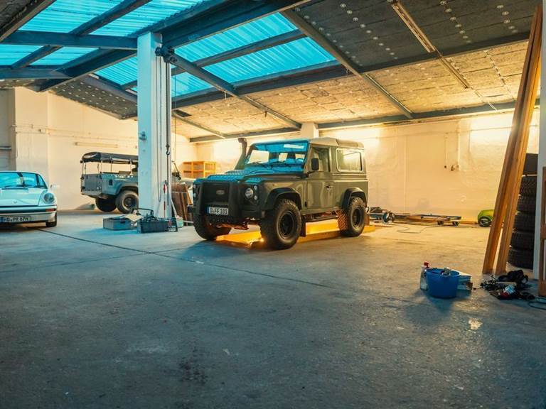 Land Rover Defender 90 XS Station Wagon