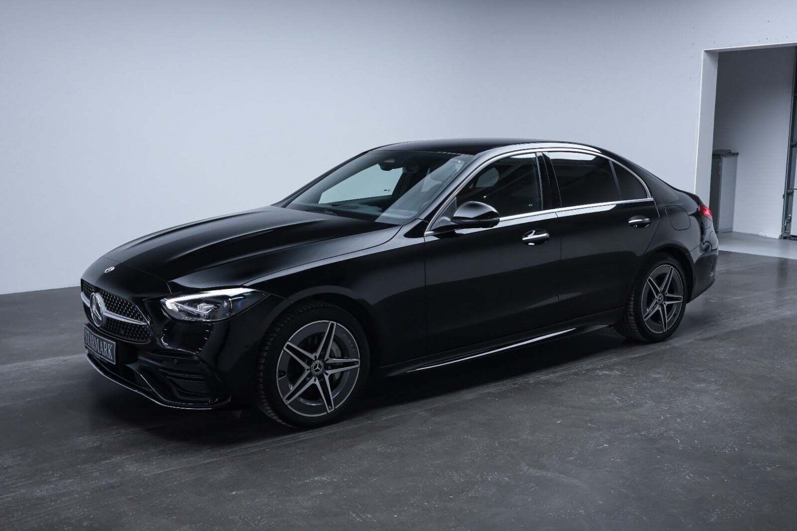 Sort Mercedes C300 e fra 2023