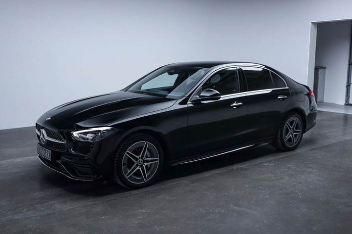 Sort Mercedes C300 e fra 2023