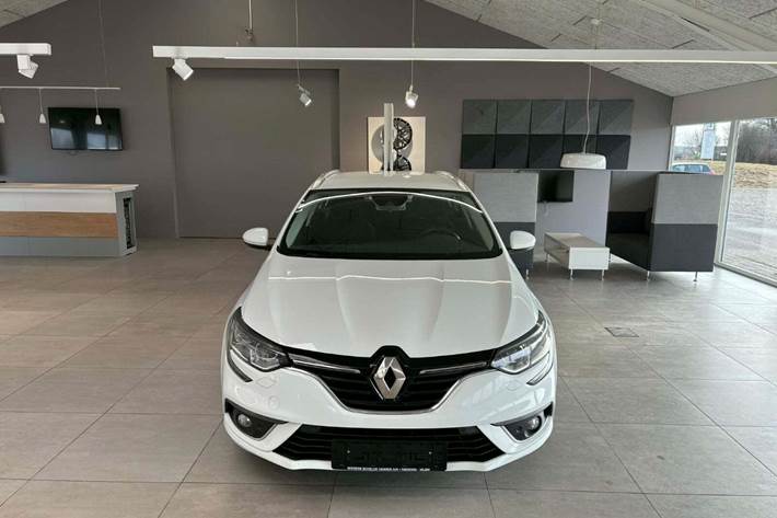 Hvid Renault Megane IV fra 2017