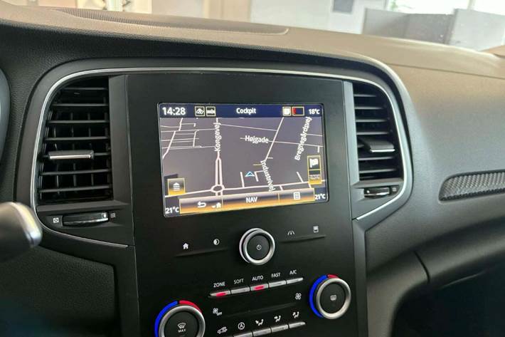 Hvid Renault Megane IV fra 2017