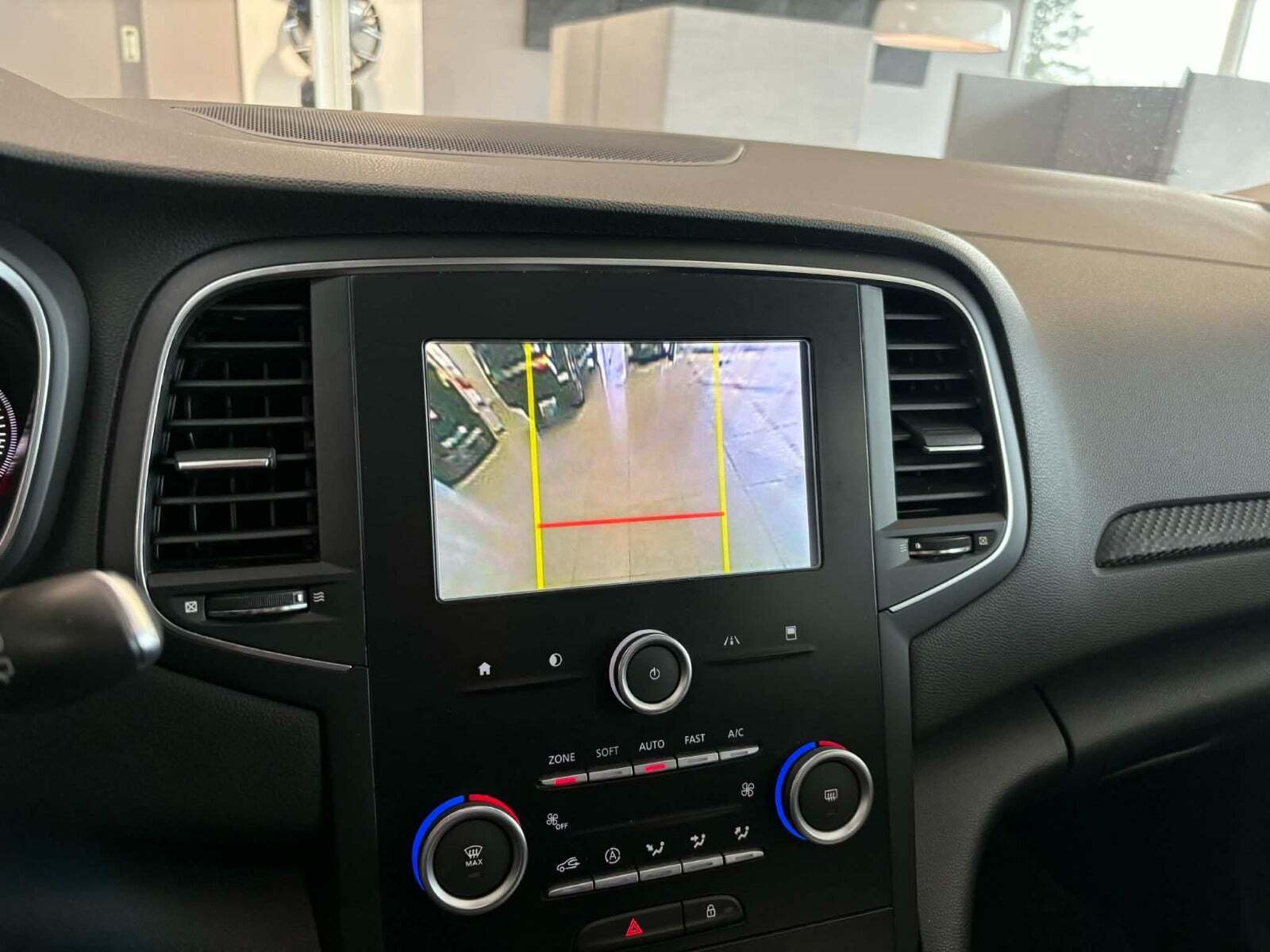 Hvid Renault Megane IV fra 2017