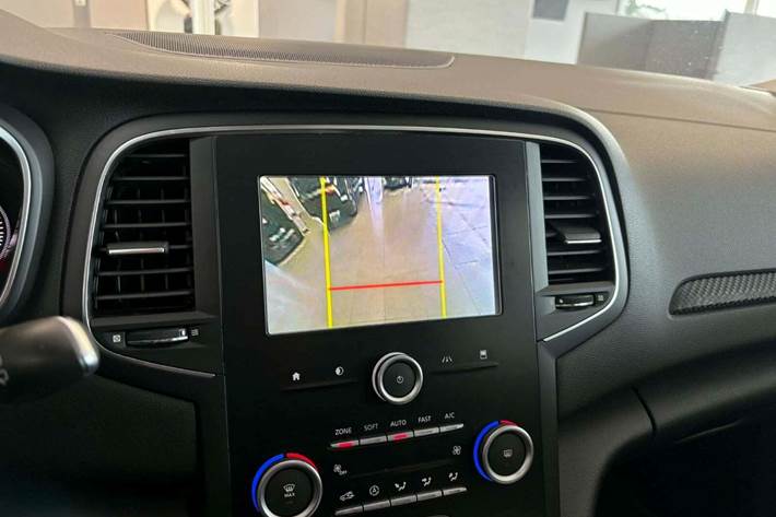 Hvid Renault Megane IV fra 2017