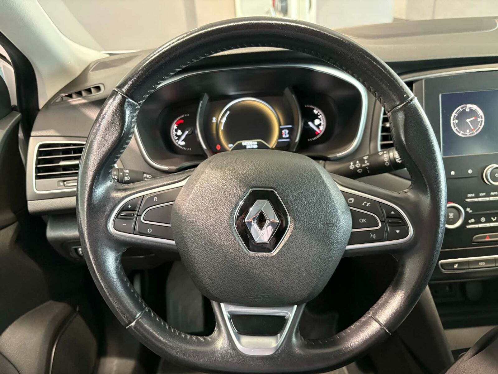 Hvid Renault Megane IV fra 2017