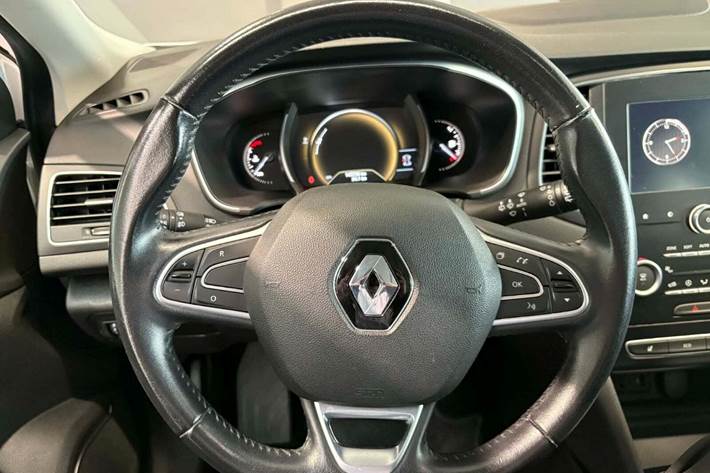 Hvid Renault Megane IV fra 2017